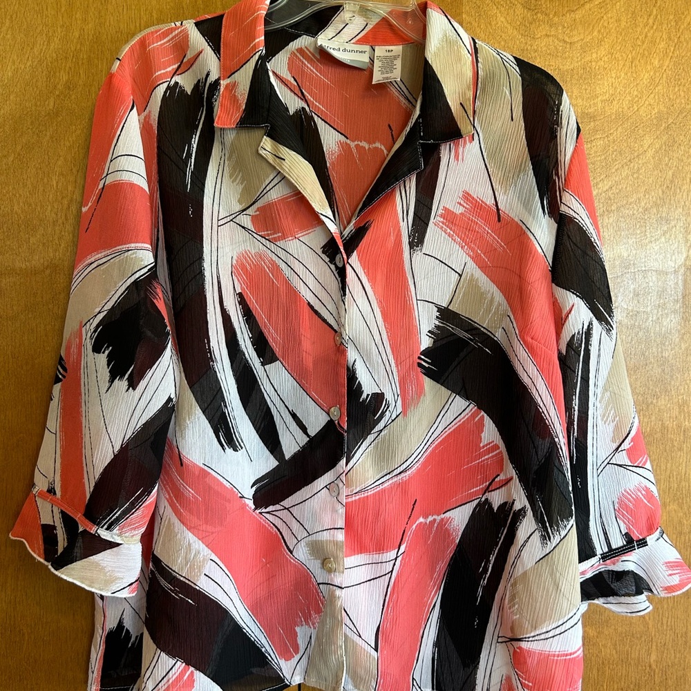 Alfred Dunner Petite Coral and Black Top